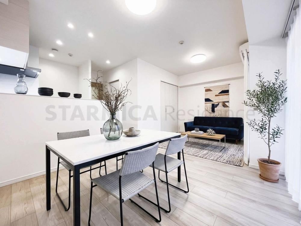 2LDK apartment in Kita Ward, Osaka - Photo 1
