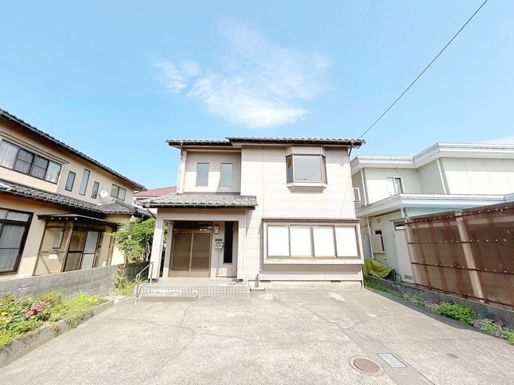 4LDK house in Takaoka, Toyama - Photo 1