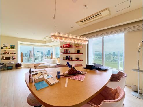 2LDK apartment in Minato Ward, Tokyo - Photo 1