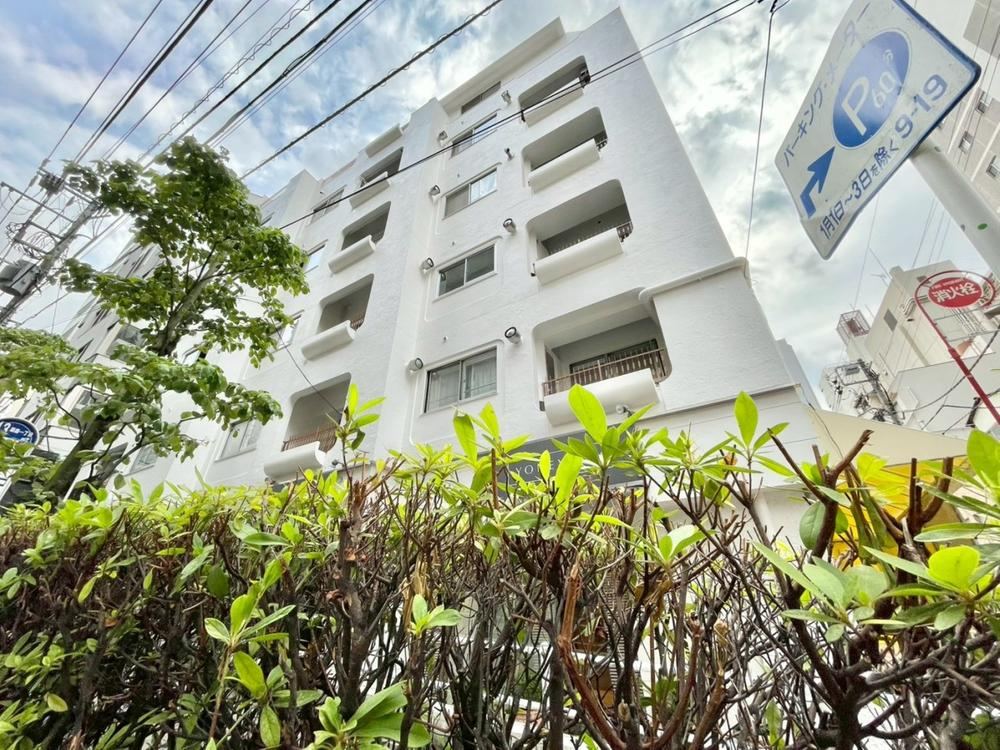 2LDK apartment in Bunkyo Ward, Tokyo - Photo 1