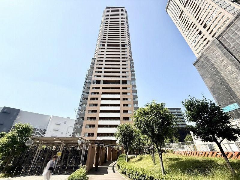 2LDK apartment in Moriguchi, Osaka - Photo 1