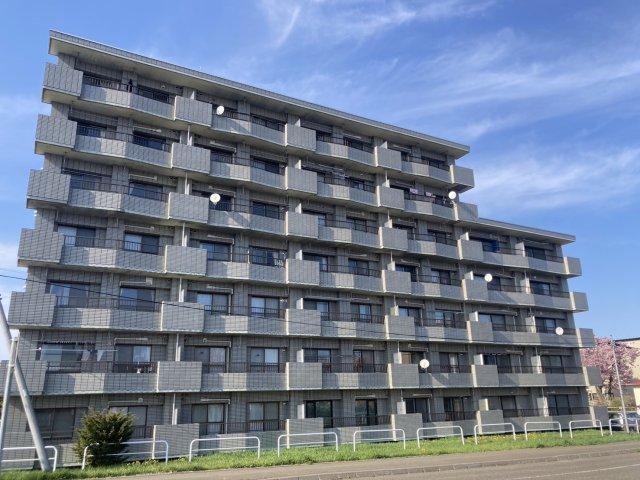 3LDK apartment in Obihiro, Hokkaido - Photo 1
