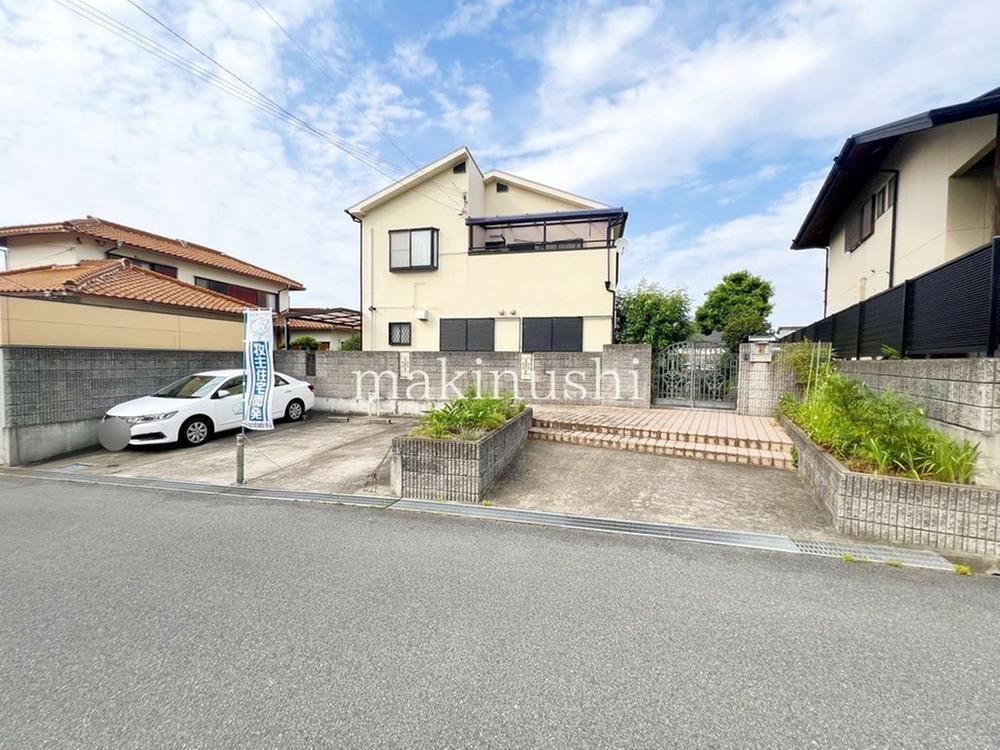 5LDK+2S house in Tondabayashi, Osaka - Photo 1