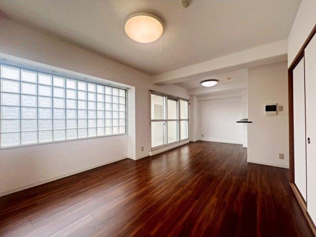 3LDK apartment in Tondabayashi, Osaka - Photo 1