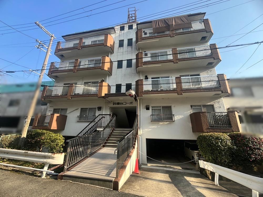 4DK apartment in Kita Ward, Kobe, Hyogo - Photo 1