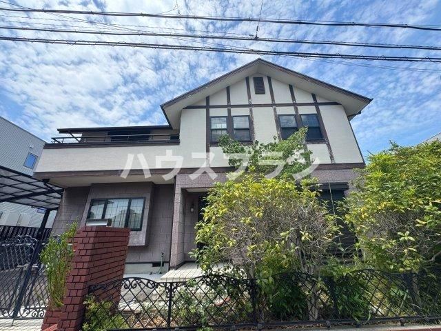5LDK+S house in Hirakata, Osaka - Photo 1