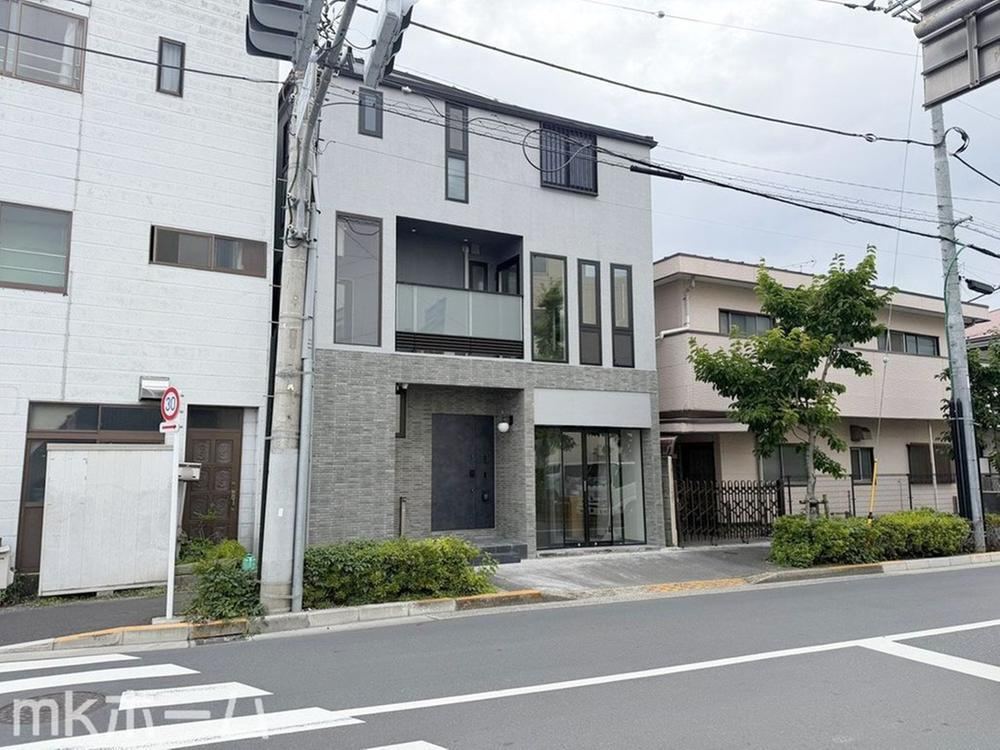 8DK house in Edogawa Ward, Tokyo - Photo 1
