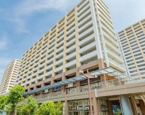 2LDK apartment in Suminoe Ward, Osaka - Photo 1