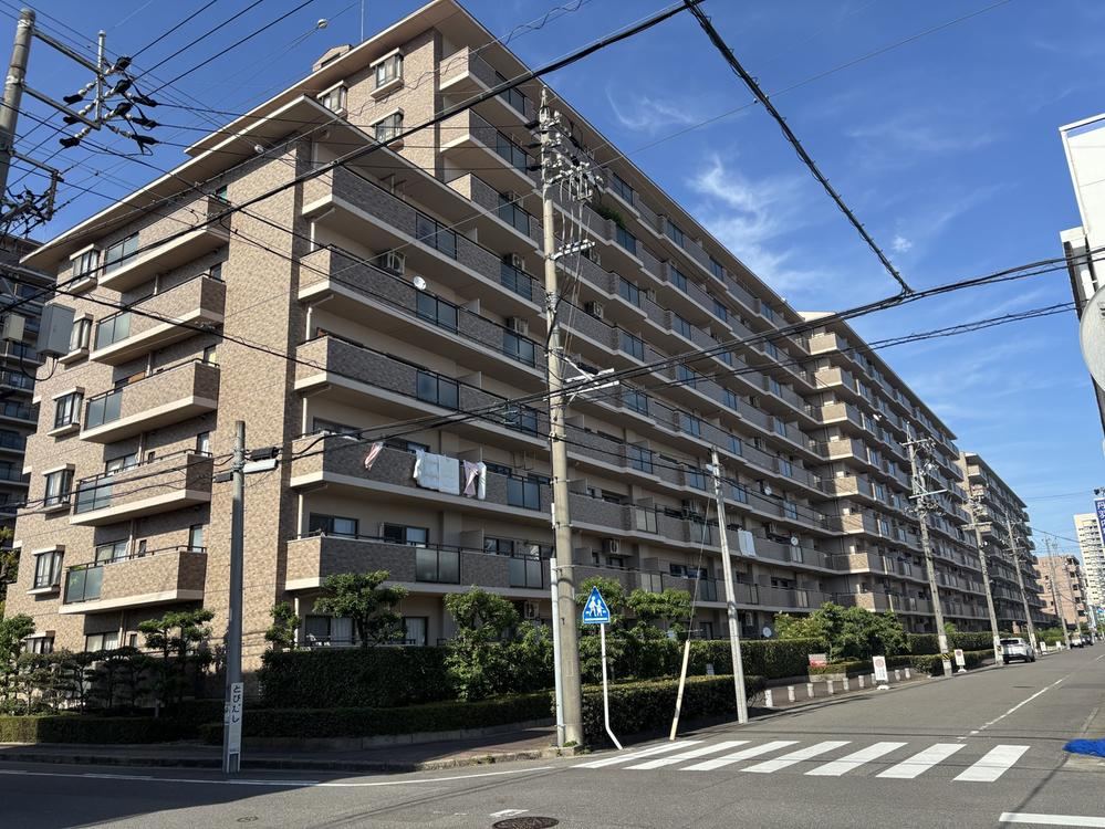 3LDK apartment in Iwakura, Aichi - Photo 1