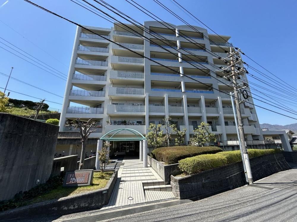3LDK apartment in Hatsukaichi, Hiroshima - Photo 1