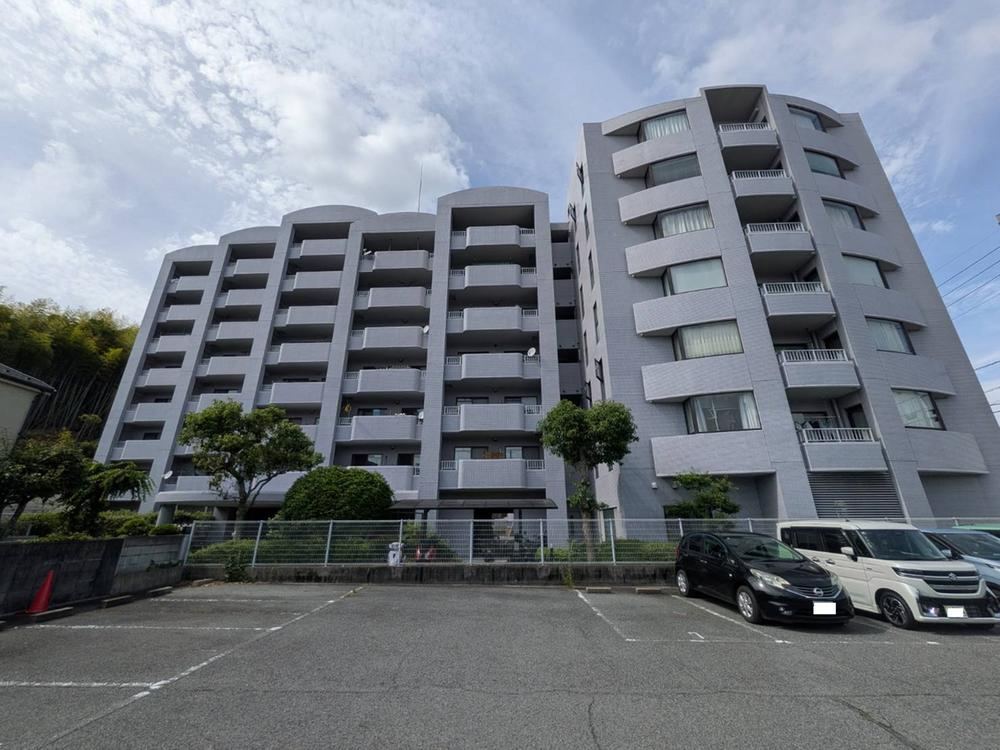 2LDK+S apartment in Hatsukaichi, Hiroshima - Photo 1