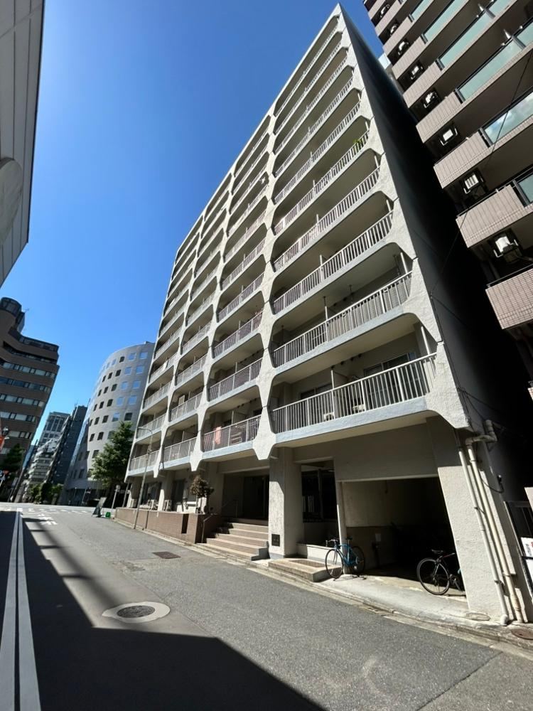 studio apartment in Chuo Ward, Tokyo - Photo 1