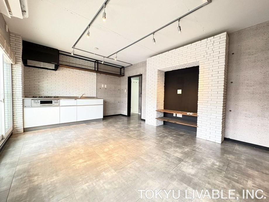 2LDK apartment in Tempaku Ward, Nagoya, Aichi - Photo 1