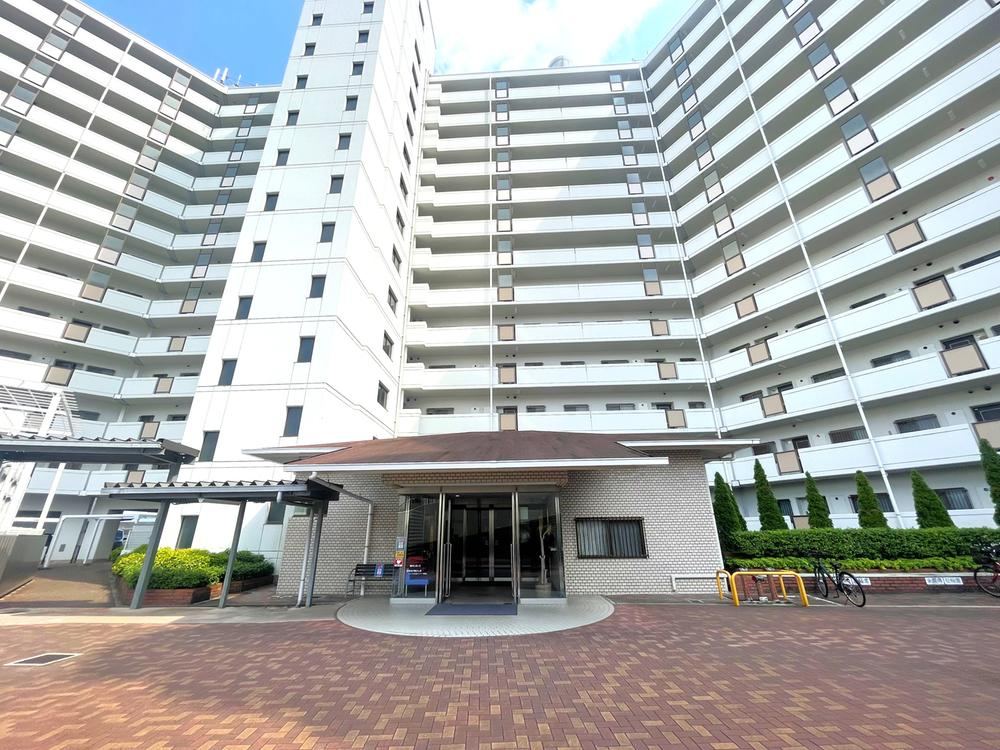 4LDK apartment in Naka Ward, Hiroshima - Photo 1