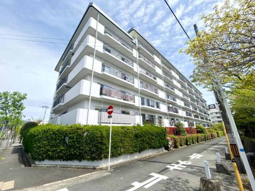 4LDK apartment in Mino, Osaka - Photo 1