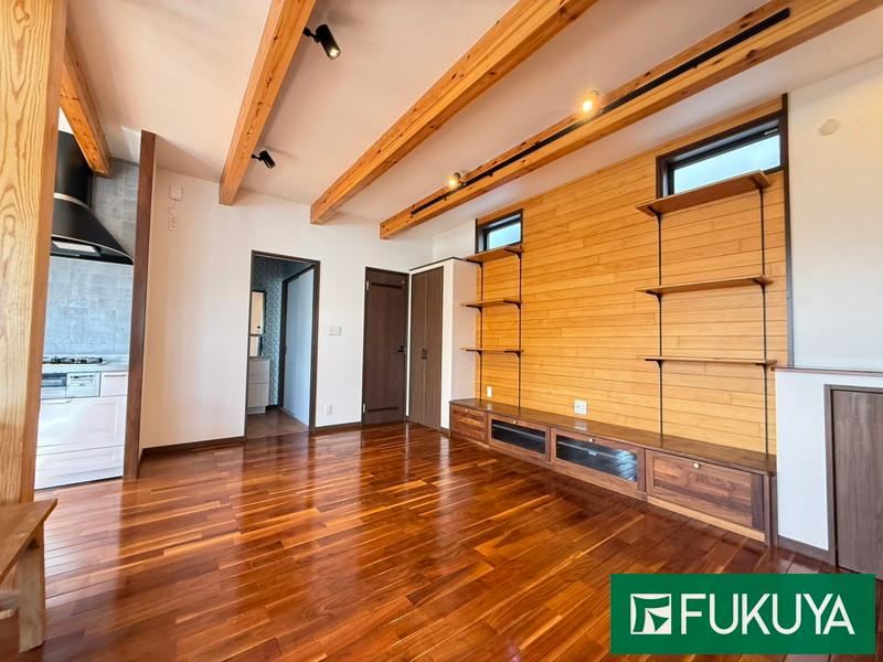 4LDK house in Toyonaka, Osaka - Photo 1