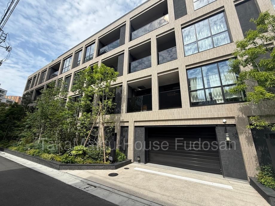 2LDK apartment in Meguro Ward, Tokyo - Photo 1