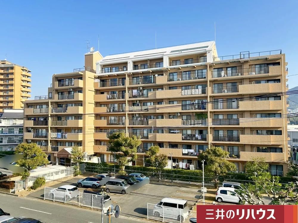 4LDK apartment in Onojo, Fukuoka - Photo 1