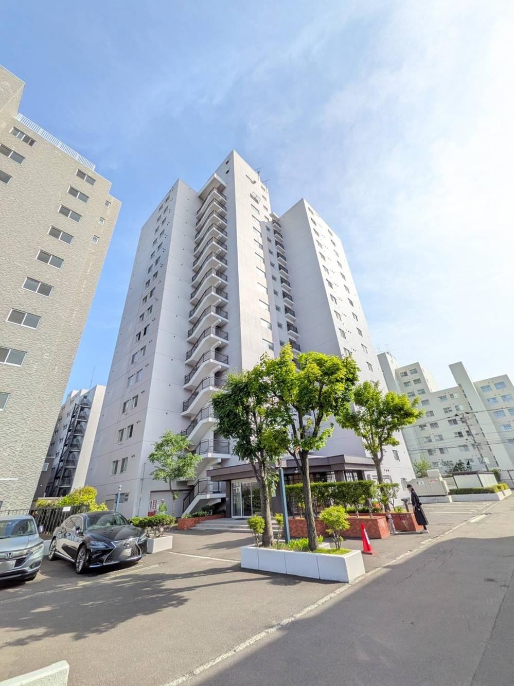3LDK apartment in Toyohira Ward, Sapporo, Hokkaido - Photo 1
