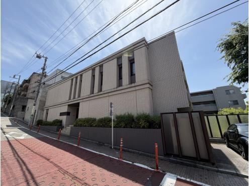 3LDK apartment in Shibuya Ward, Tokyo - Photo 1
