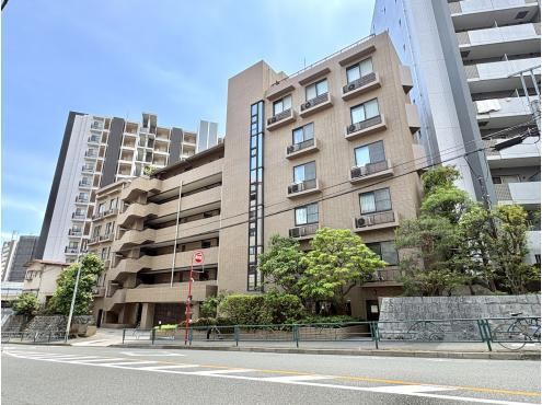 1LDK+S apartment in Shibuya Ward, Tokyo - Photo 1