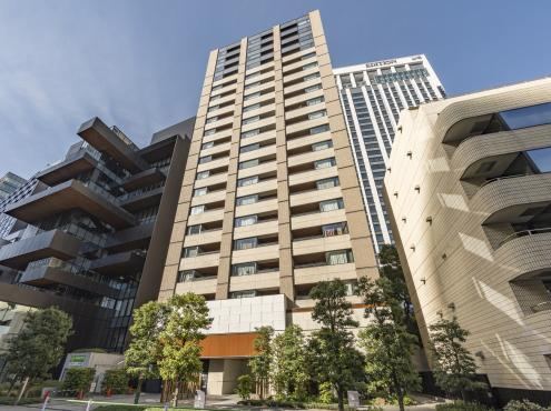 2LDK apartment in Minato Ward, Tokyo - Photo 1
