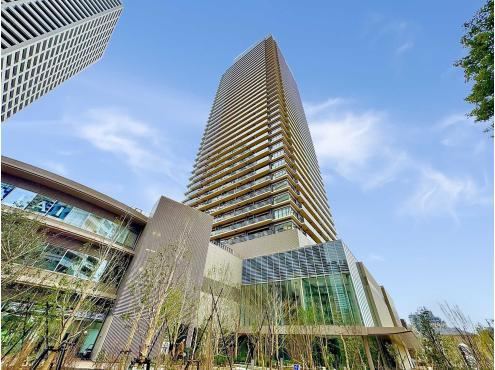 2LDK apartment in Shinjuku Ward, Tokyo - Photo 1