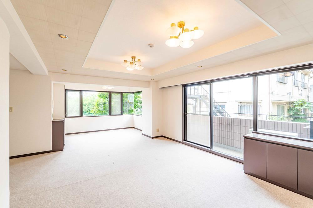 2LDK apartment in Meguro Ward, Tokyo - Photo 1