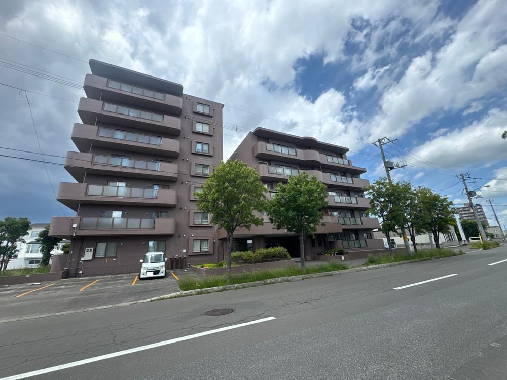 3LDK apartment in Kita Ward, Sapporo, Hokkaido - Photo 1