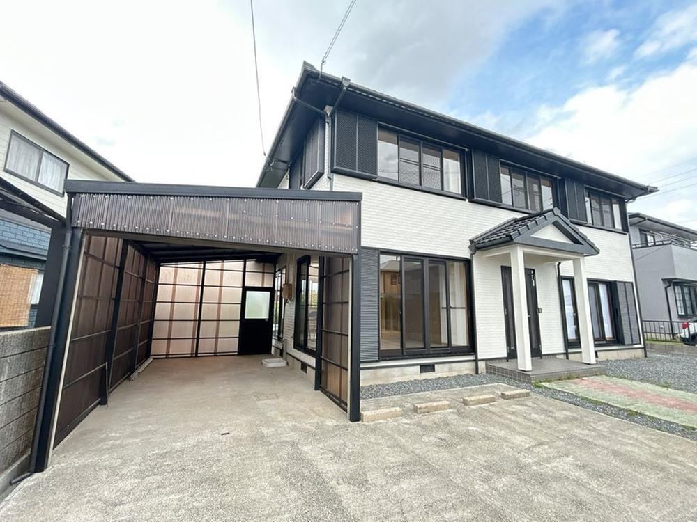 4LDK house in Ube, Yamaguchi - Photo 1