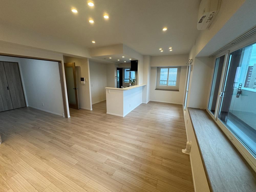 4LDK apartment in Chuo Ward, Sapporo, Hokkaido - Photo 1