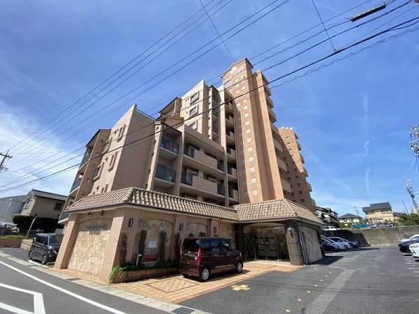 4LDK apartment in Handa, Aichi - Photo 1
