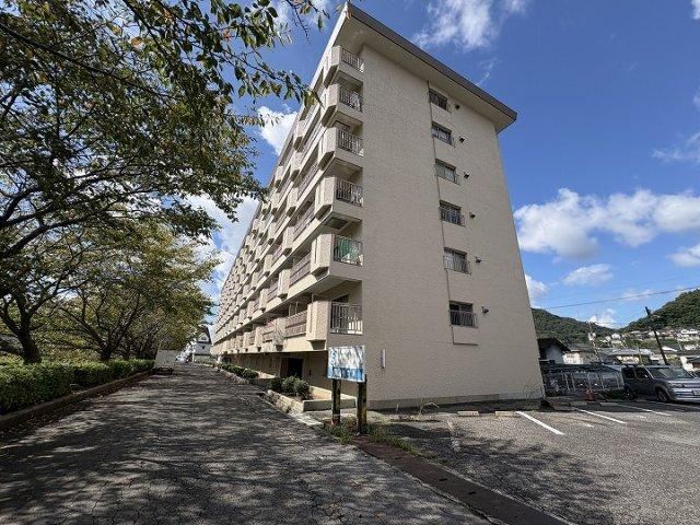 2LDK apartment in Aki Ward, Hiroshima - Photo 1