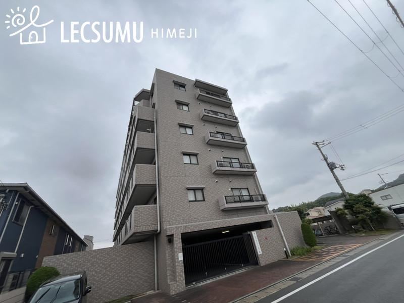 4LDK apartment in Himeji, Hyogo - Photo 1