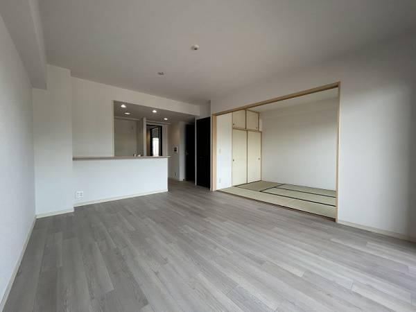 4LDK apartment in Inage Ward, Chiba - Photo 1