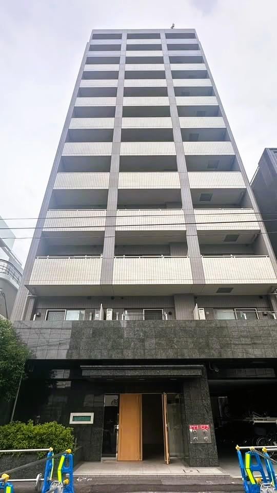 1LDK apartment in Shinjuku Ward, Tokyo - Photo 1