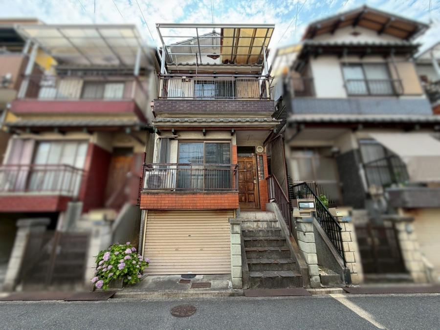 3DK house in Daito, Osaka - Photo 1
