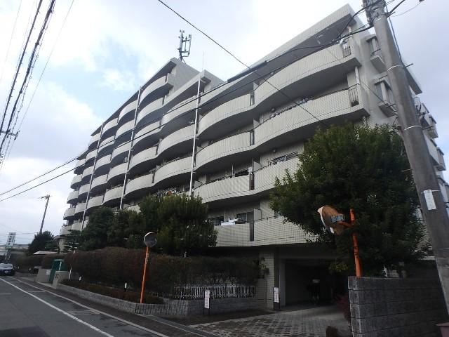 3LDK apartment in Itami, Hyogo - Photo 1
