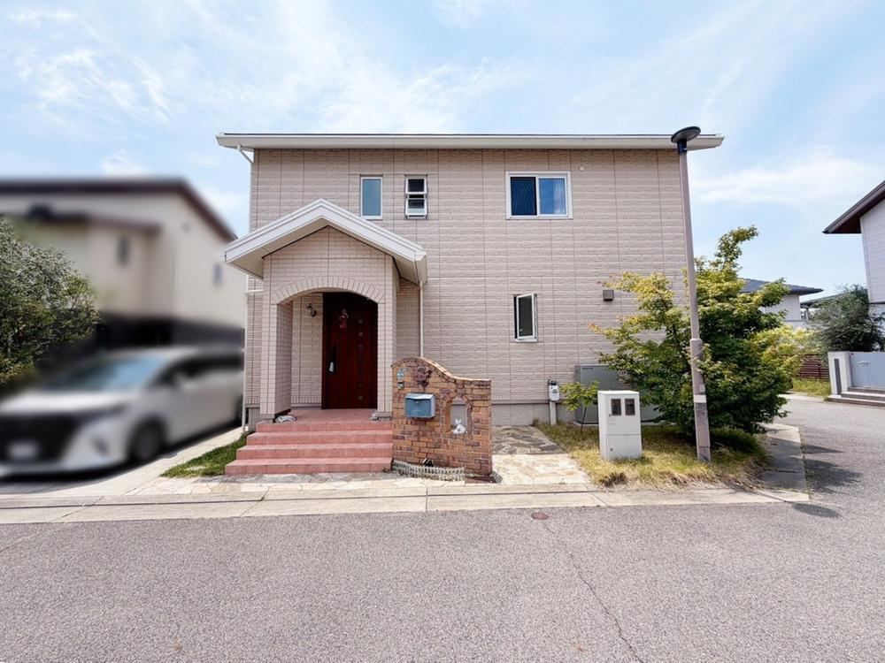 4LDK house in Ashiya, Hyogo - Photo 1