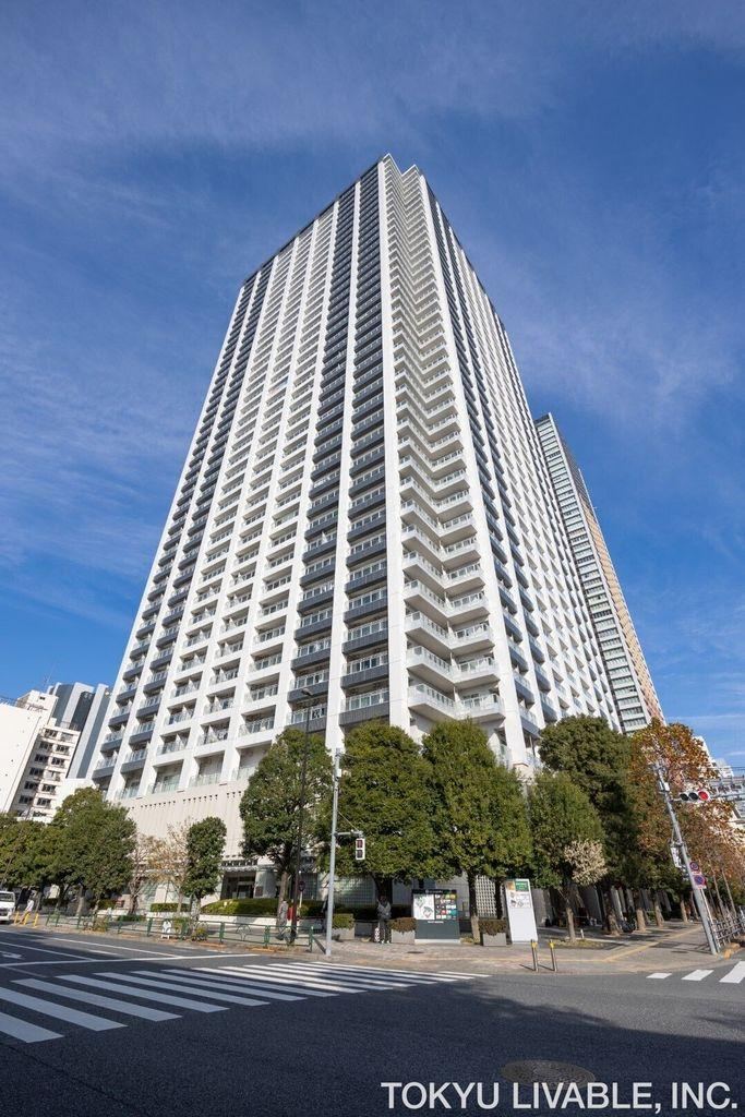 2LDK+S apartment in Toshima Ward, Tokyo - Photo 1