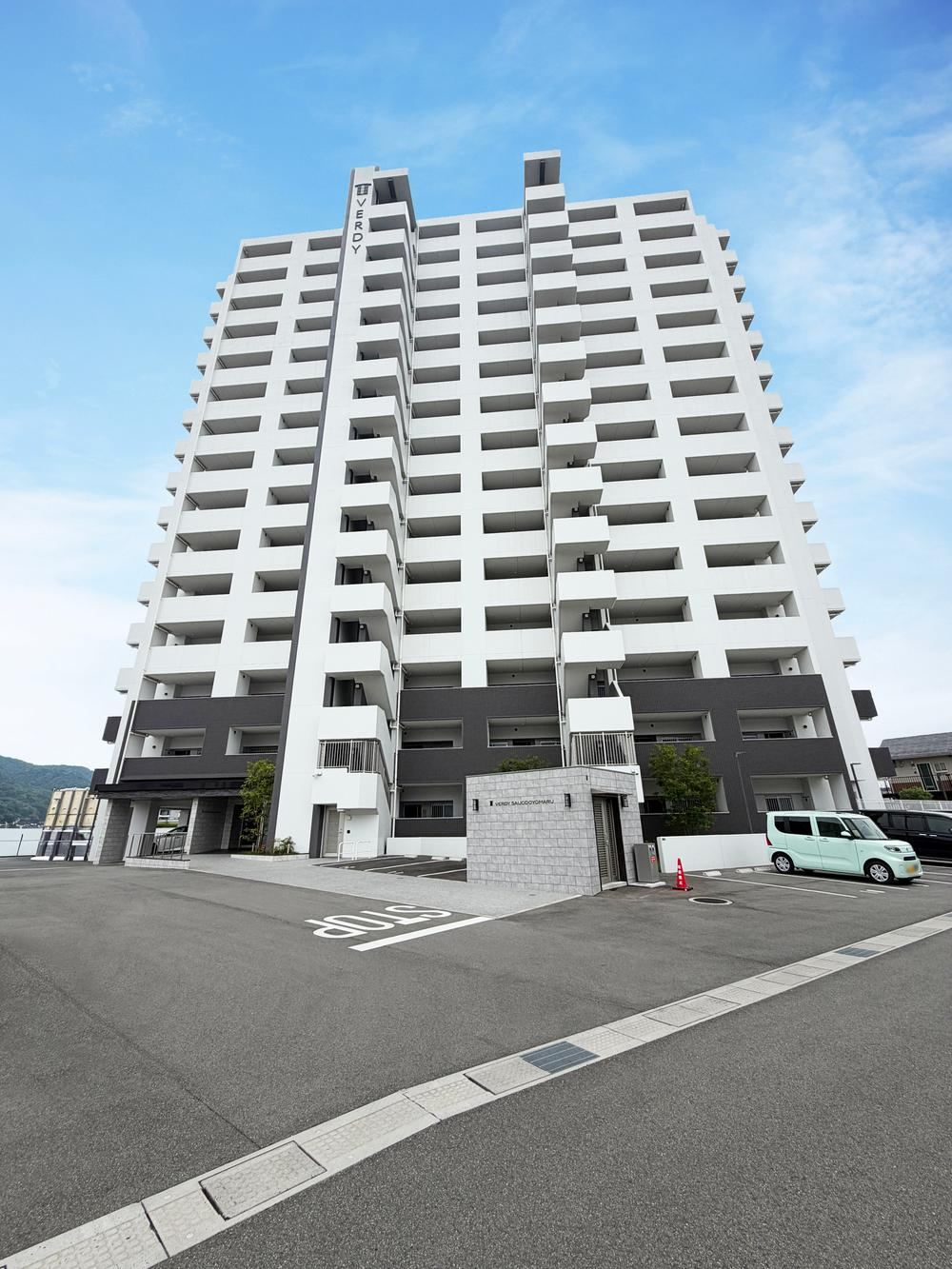 3LDK apartment in Higashihiroshima, Hiroshima - Photo 1