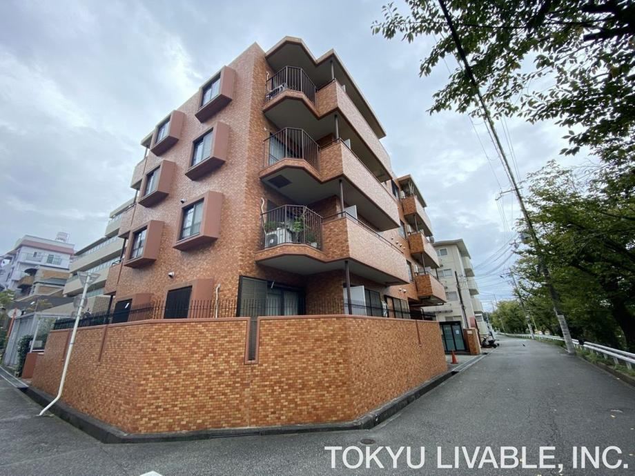 1LDK apartment in Toyonaka, Osaka - Photo 1