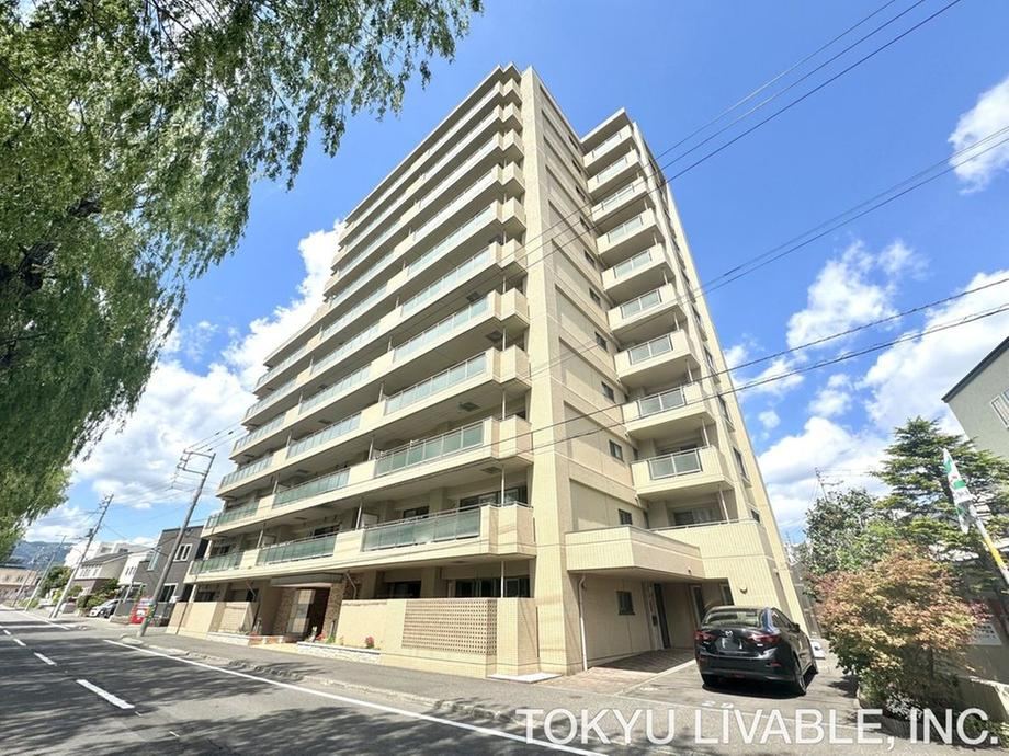 4LDK apartment in Nishi Ward, Sapporo, Hokkaido - Photo 1