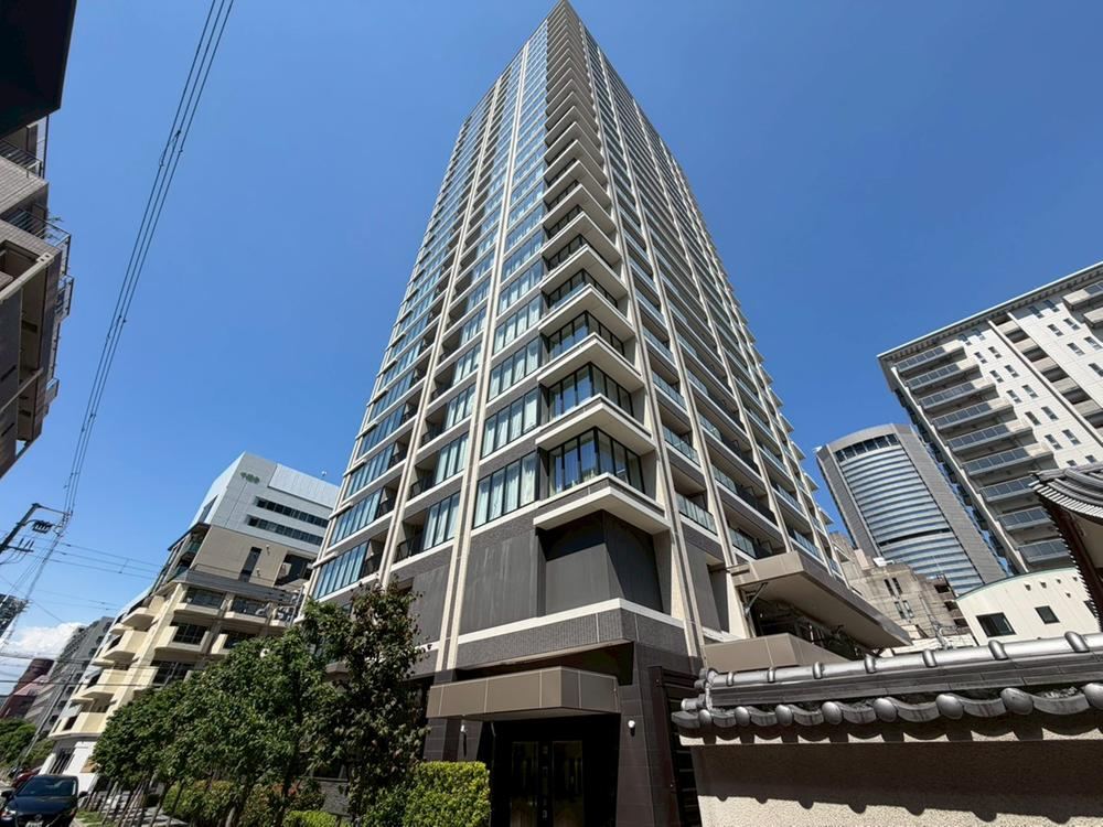 3LDK apartment in Kita Ward, Osaka - Photo 1