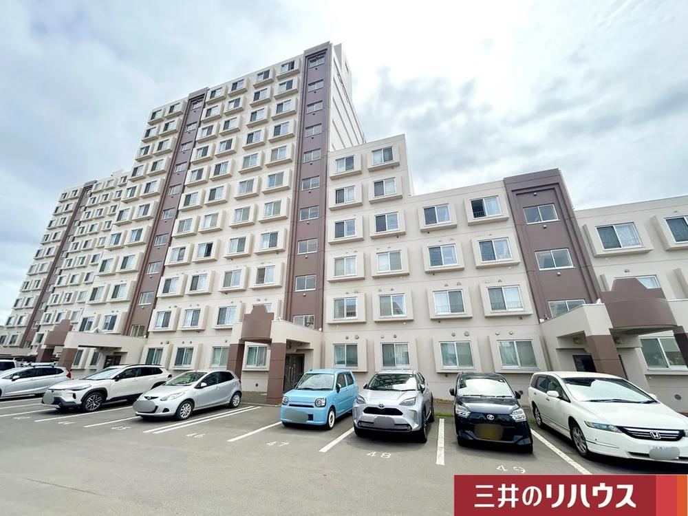 4LDK apartment in Nishi Ward, Sapporo, Hokkaido - Photo 1
