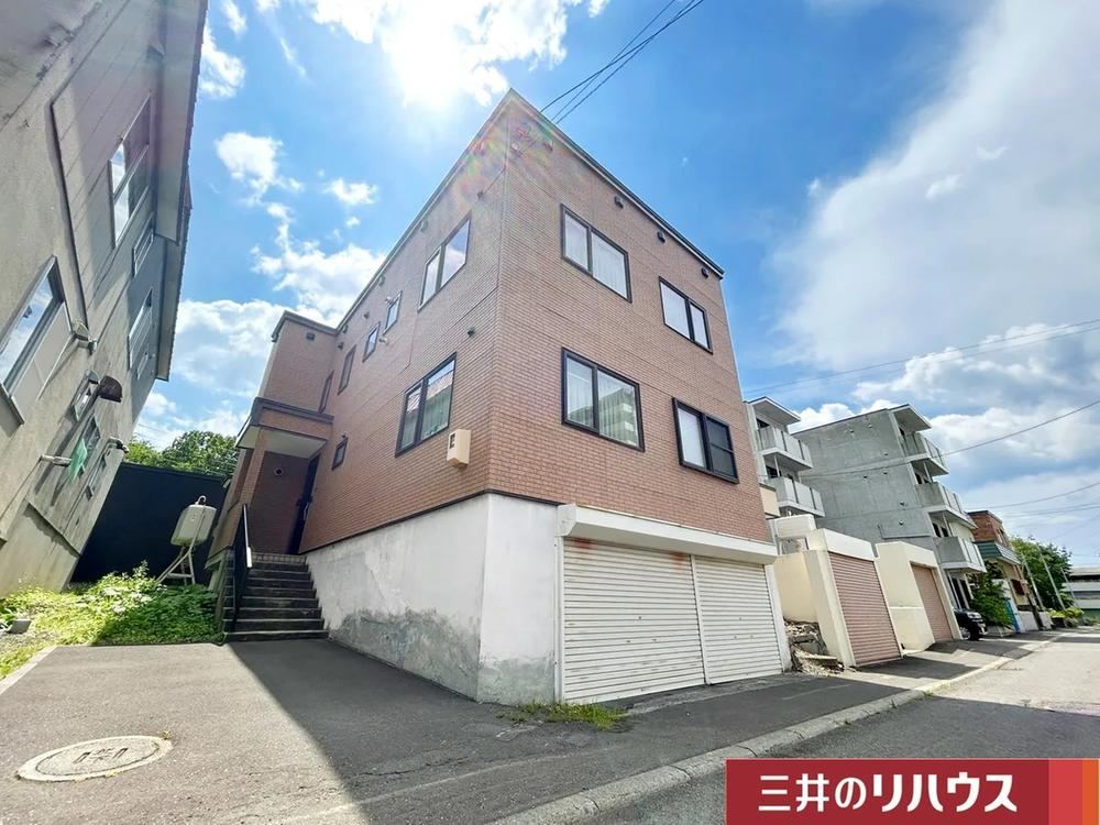 5LDK house in Nishi Ward, Sapporo, Hokkaido - Photo 1