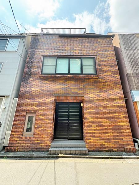 2DK house in Koto Ward, Tokyo - Photo 1