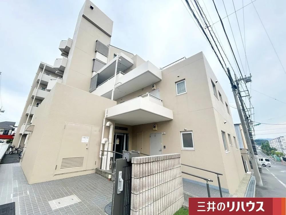 2LDK apartment in Fussa, Tokyo - Photo 1