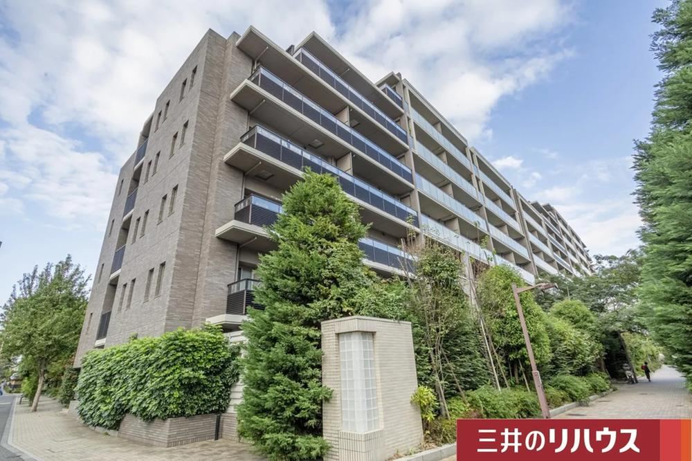 4LDK apartment in Setagaya Ward, Tokyo - Photo 1