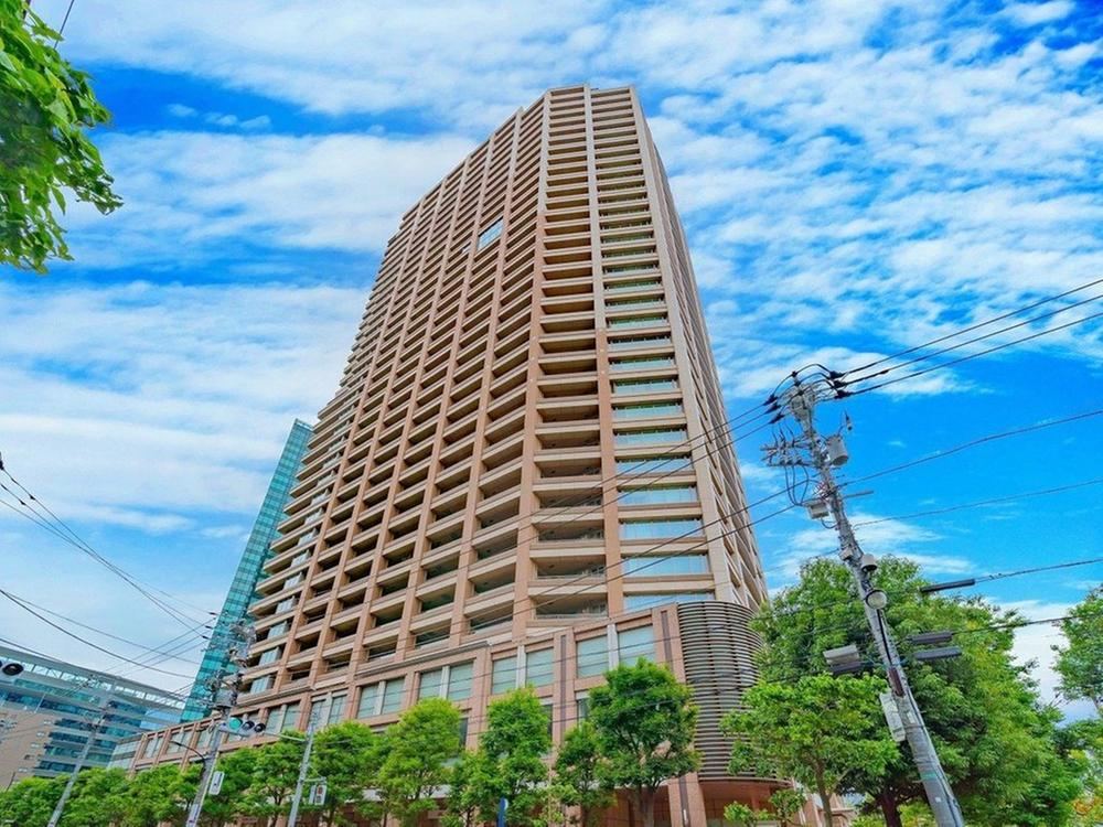 2LDK apartment in Minato Ward, Tokyo - Photo 1